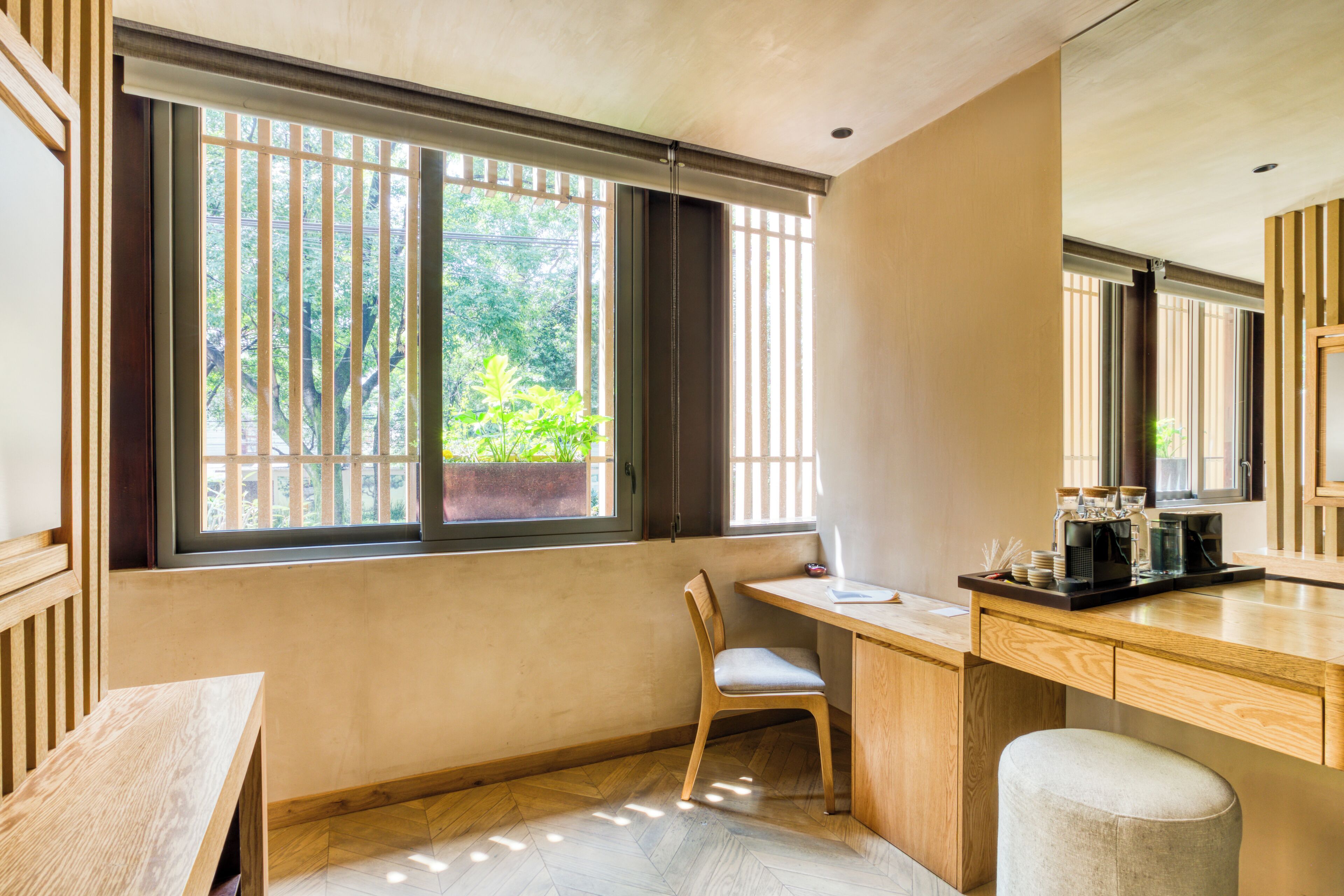Superior Suite | Bathroom amenities | Shower, hair dryer, towels, soap