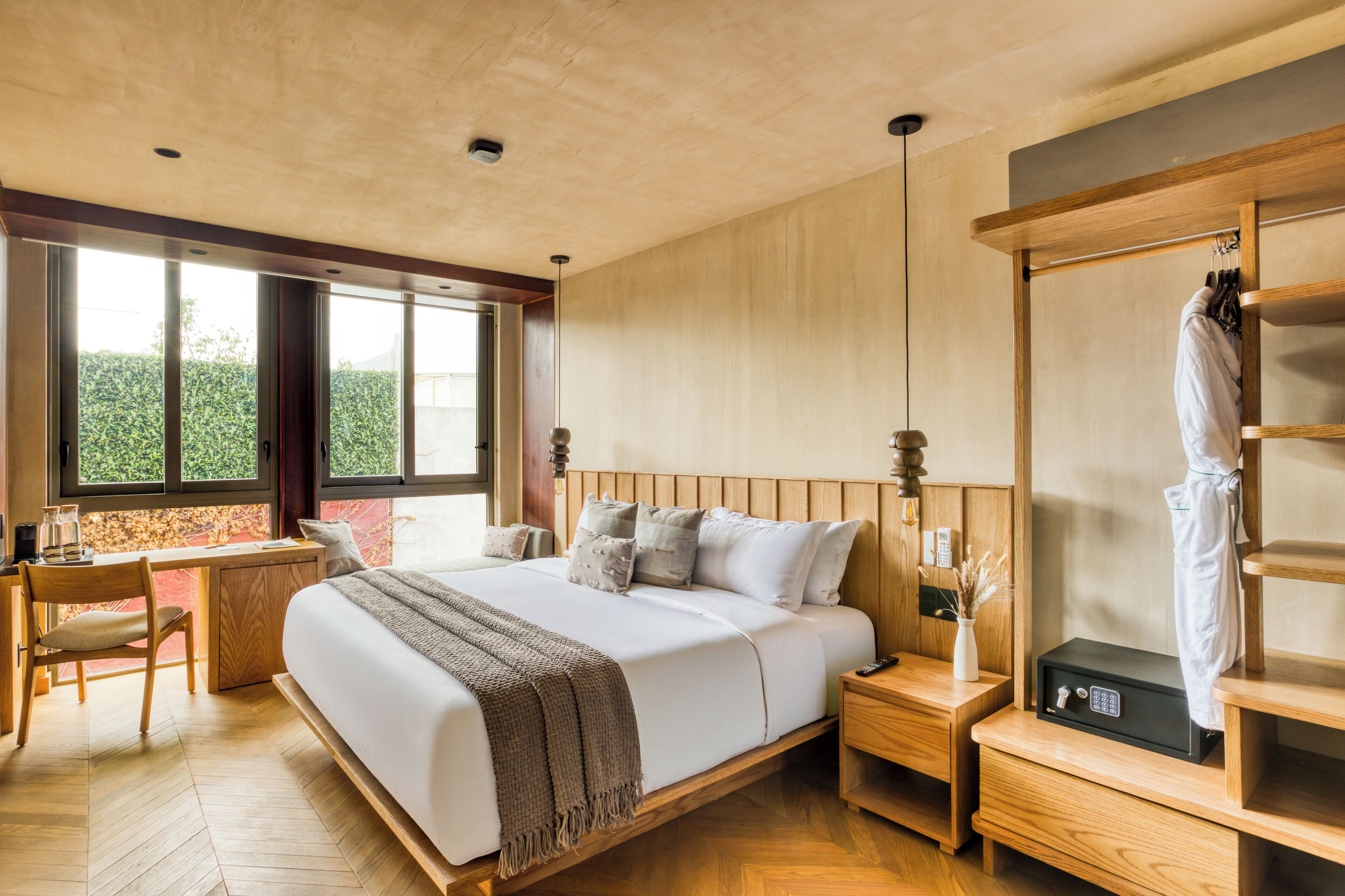 Standard-Suite | Zimmersafe, Verdunkelungsvorhänge, schallisolierte Zimmer