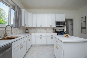 Microonde, forno, piano cottura, lavastoviglie