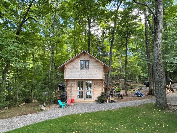 المنشأة من الخارج