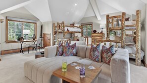 5 sovrum, skrivbord, strykjärn/strykbräda och gratis wi-fi