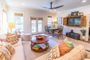 Living area - Heart of Palms - New to Dune Allen Realty (Santa Rosa Beach)