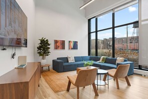 8 habitaciones y acceso a internet