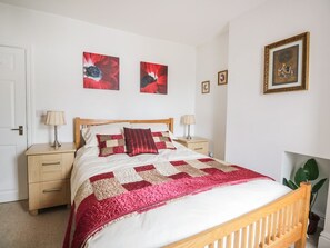 2 bedrooms, individually decorated, individually furnished, free WiFi