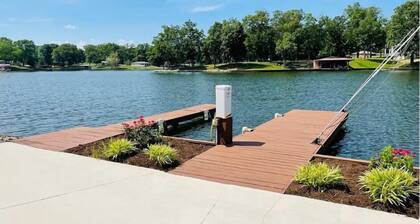 Charming Panoramic Lake House WITH POOL on Lake Sara