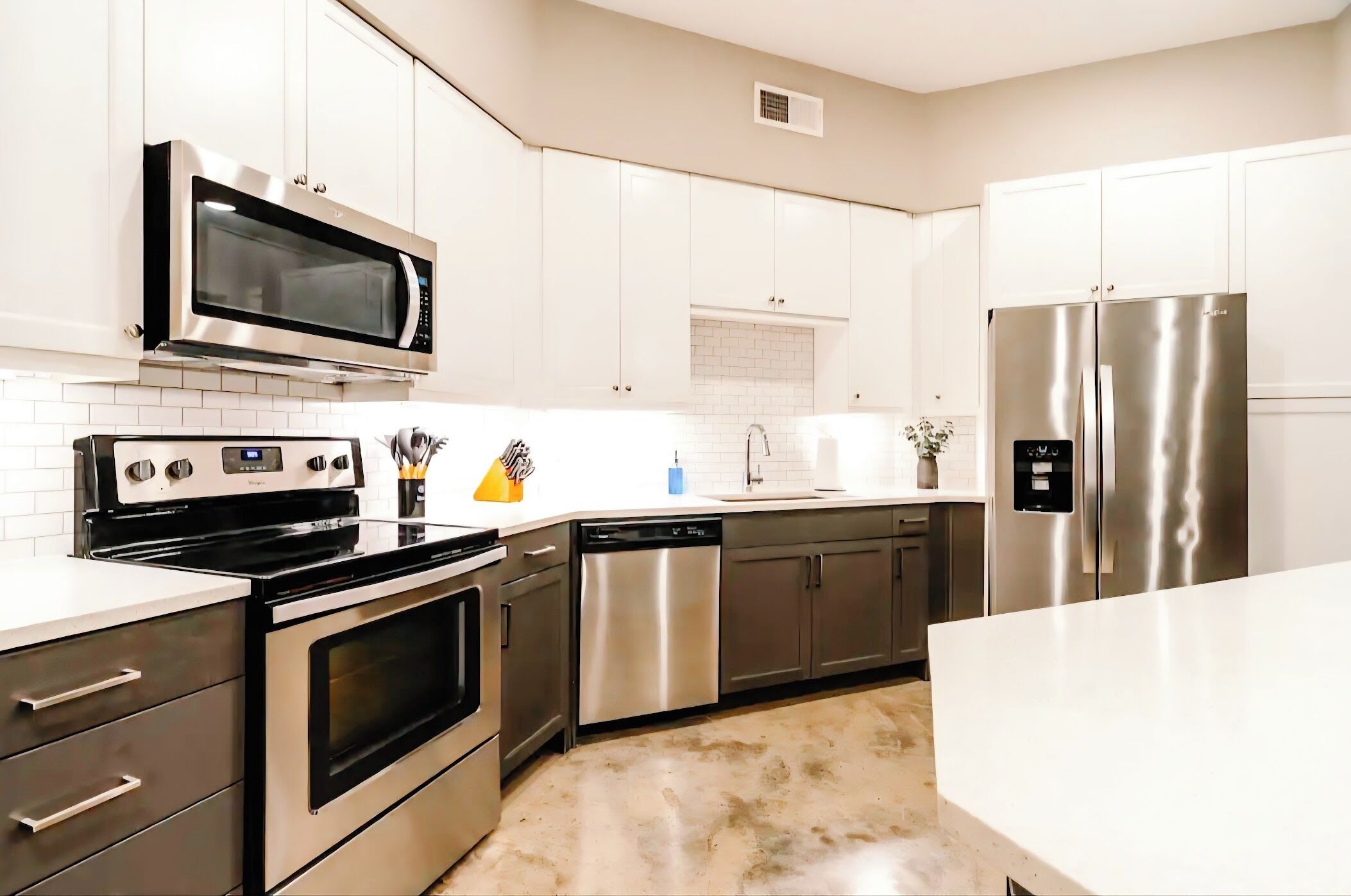 Mikrowelle, Ofen, Herdplatte, Geschirrspüler