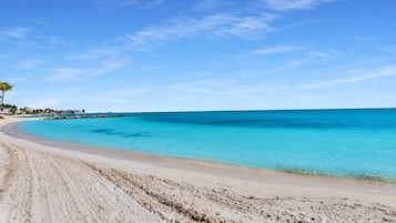 كراسي للتشمس، مناشف للشاطئ