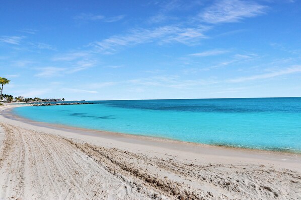Camastros y toallas de playa 
