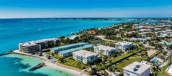 Ocean View 
2 bedroom Condo 
Pool
Key Colony Beach