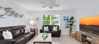 Ocean View
2 bedroom Condo
Pool
Key Colony Beach