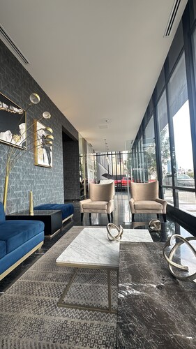 Spectacular view + amenities at Torre Boudica