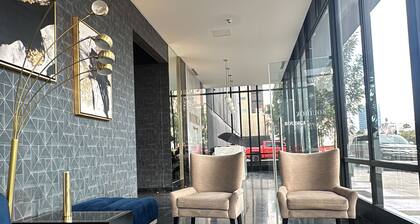 Spectacular view + amenities at Torre Boudica