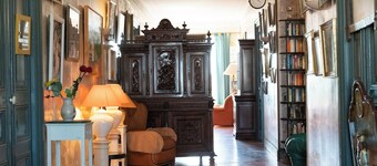 Apartment Les Volets Bleus in a canal-side manor house, ideal for families