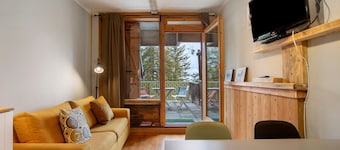 Apartment 'Casa Andrea Vista Monte Bianco' with Mountain View, Balcony and Wi-Fi