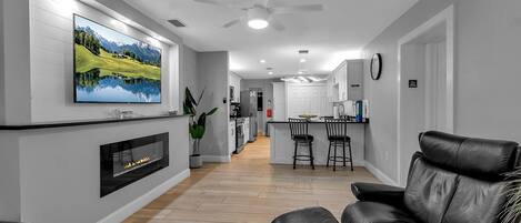 スマートテレビ、暖炉