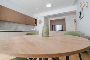 Dining - Homey Maisonette near Bay & St. Julian’s Hotspots (St. Julian`s)