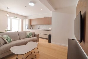 TV - Homey Maisonette near Bay & St. Julian’s Hotspots (St. Julian's)