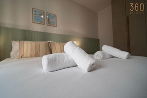 1 bedroom, desk, iron/ironing board, WiFi