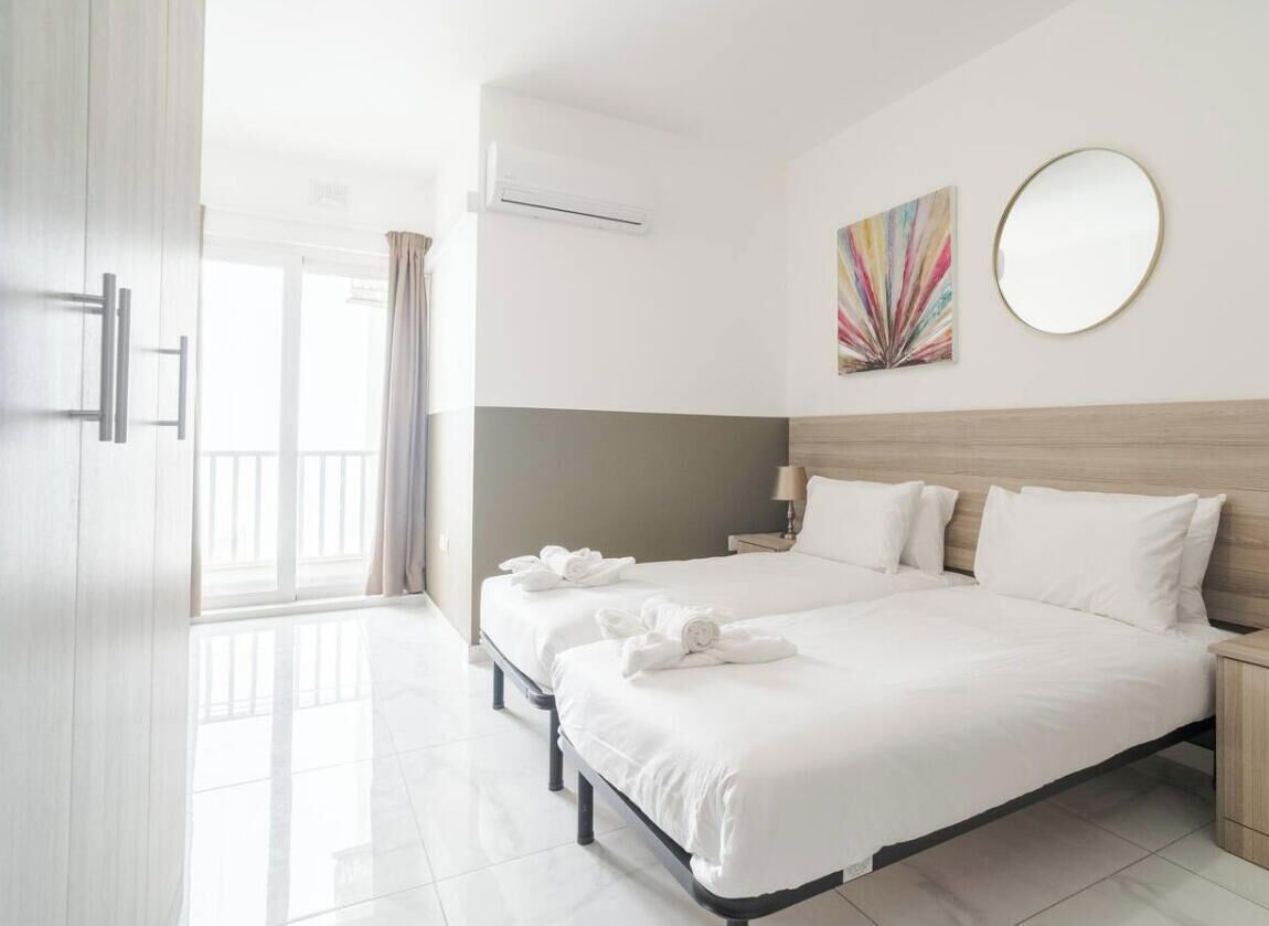 3 bedrooms, desk, travel crib, WiFi