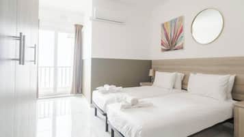 3 bedrooms, desk, travel crib, WiFi