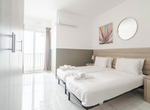 3 Schlafzimmer, Schreibtisch, Reisekinderbett, WLAN