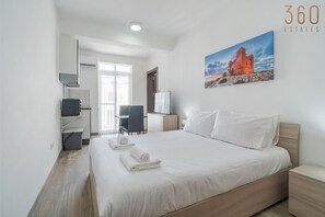 1 habitación, escritorio, wifi y ropa de cama