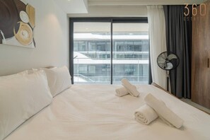 3 bedrooms, desk, iron/ironing board, WiFi