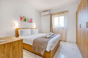 2 Schlafzimmer, Schreibtisch, Bügeleisen/Bügelbrett, WLAN