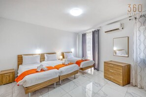 1 bedroom, desk, iron/ironing board, WiFi