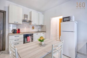 Fridge, microwave, oven, stovetop - Beautiful views, 1BR fully equipped APT in Qawra (St. Paul`s Bay)