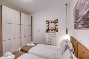 1 bedroom, desk, iron/ironing board, WiFi