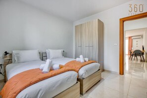 2 bedrooms, desk, iron/ironing board, WiFi