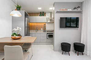 Fridge, microwave, oven, coffee/tea maker