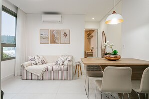Interior - Rooftop Pool | 500m from Jurerê Beach #JA38 (Florianópolis)