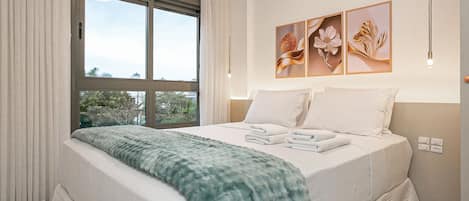 3 bedrooms, internet, bed sheets