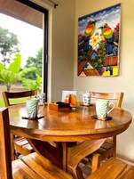 Ropa de cama de alta calidad, minibar, cortinas blackout y wifi gratis 