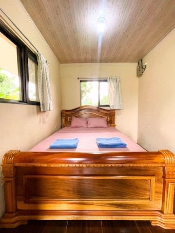 Junior Cabin, Patio, Mountain View | Free WiFi