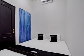 Deluxe Double Room | Soundproofing, free WiFi, bed sheets