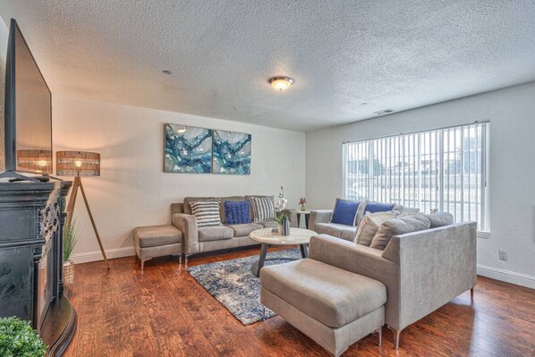 Télévision, cheminée