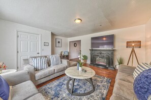 Télévision, cheminée