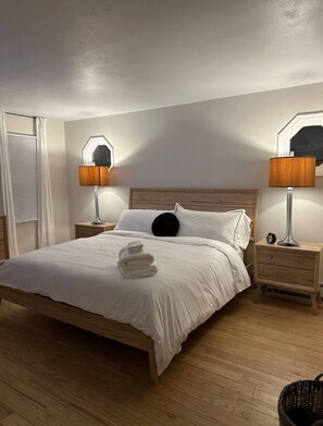 4 bedrooms, iron/ironing board, WiFi, bed sheets