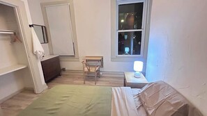 1 bedroom, desk, iron/ironing board, WiFi