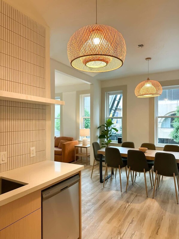 Dining - Downtown SF Co-Work Retreat on Ellis-Stone & Moss (San Francisco)