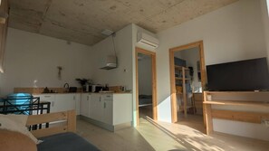 1 bedroom, internet, bed sheets