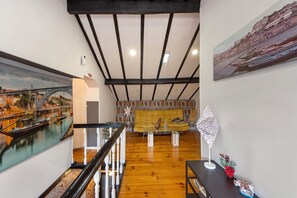 Interior - Room 'Duplo J' with Shared Garden and Wi-Fi (Porto)