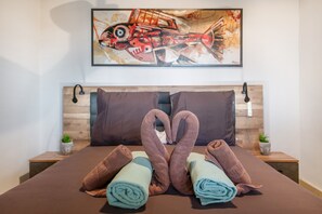 3 bedrooms, iron/ironing board, WiFi, bed sheets