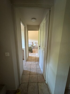 3 bedrooms, desk, iron/ironing board, WiFi