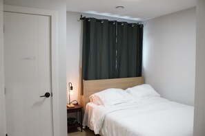 2 bedrooms, iron/ironing board, travel crib, free WiFi
