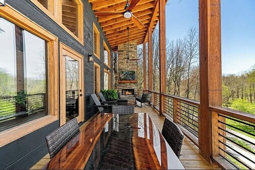 New Modern Rustic Mountain Home