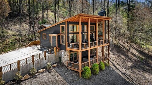 New Modern Rustic Mountain Home